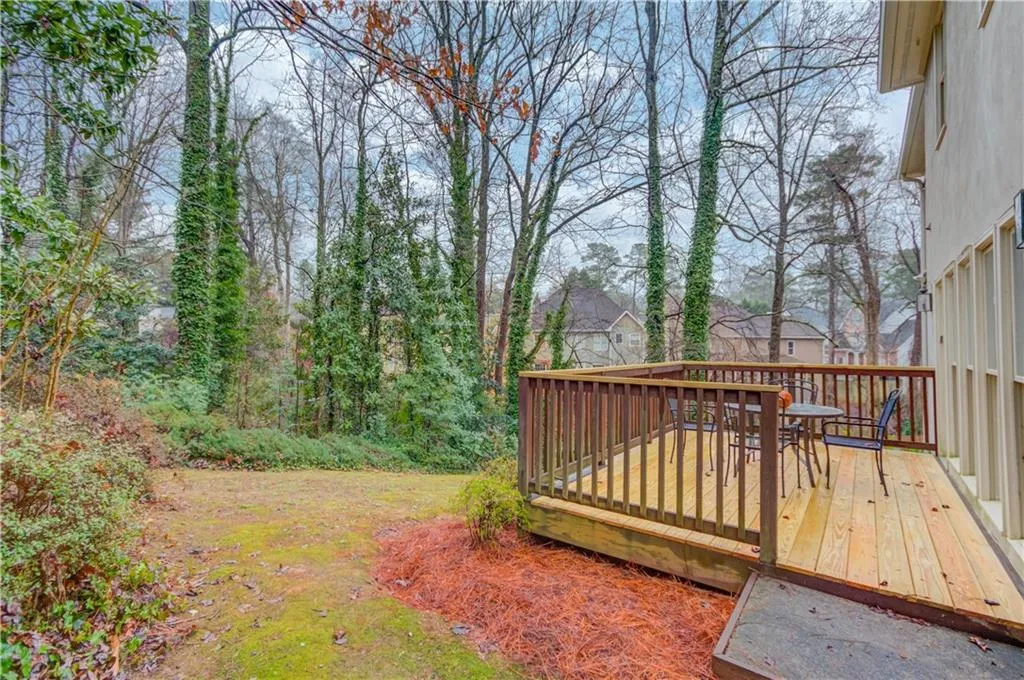 345 Fountain Oaks Lane, Sandy Springs, Georgia 30342, 3 Bedrooms Bedrooms, ,2 BathroomsBathrooms,Residential,Sold,345 Fountain Oaks Lane,6838784