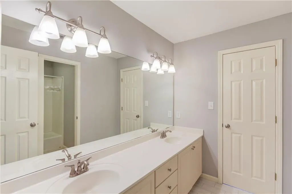 345 Fountain Oaks Lane, Sandy Springs, Georgia 30342, 3 Bedrooms Bedrooms, ,2 BathroomsBathrooms,Residential,Sold,345 Fountain Oaks Lane,6838784