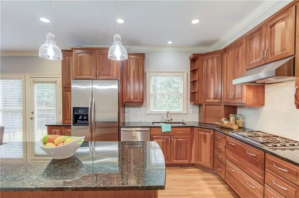 345 Fountain Oaks Lane, Sandy Springs, Georgia 30342, 3 Bedrooms Bedrooms, ,2 BathroomsBathrooms,Residential,Sold,345 Fountain Oaks Lane,6838784