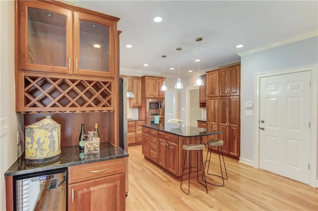 345 Fountain Oaks Lane, Sandy Springs, Georgia 30342, 3 Bedrooms Bedrooms, ,2 BathroomsBathrooms,Residential,Sold,345 Fountain Oaks Lane,6838784