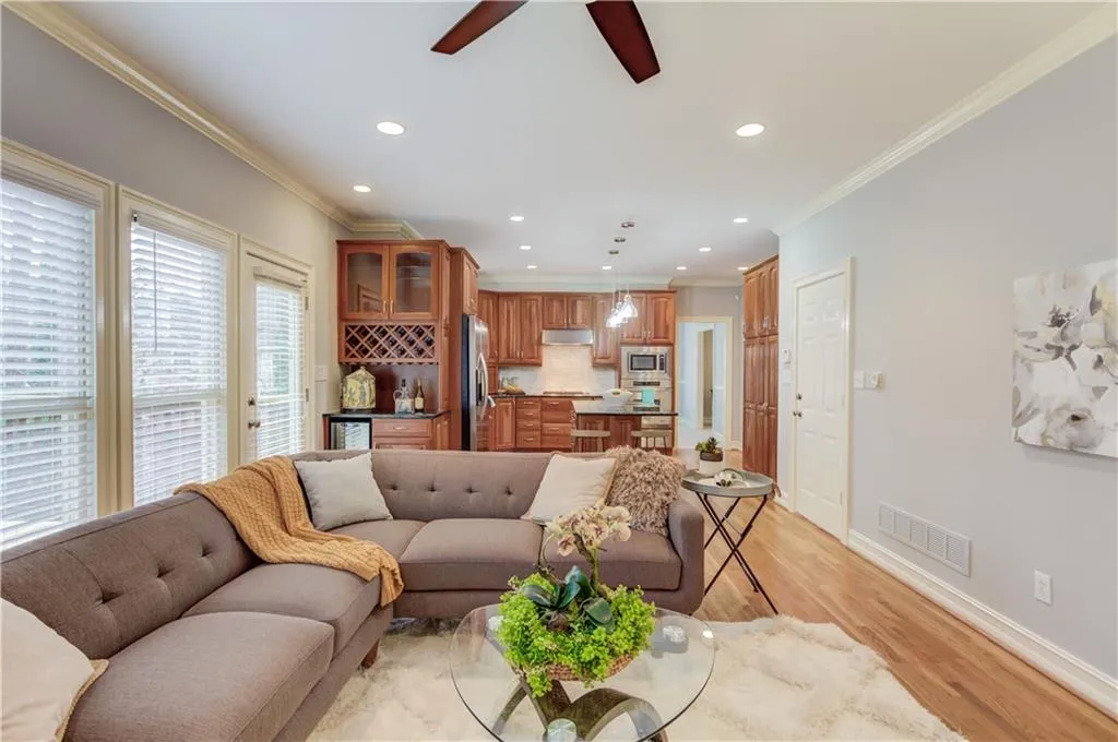 345 Fountain Oaks Lane, Sandy Springs, Georgia 30342, 3 Bedrooms Bedrooms, ,2 BathroomsBathrooms,Residential,Sold,345 Fountain Oaks Lane,6838784
