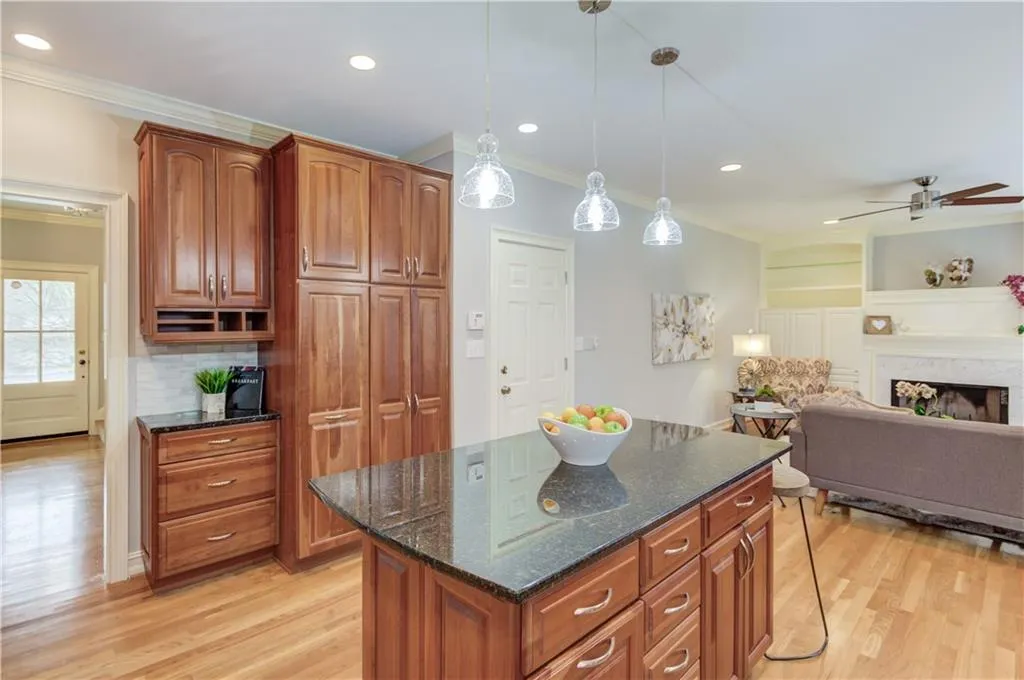345 Fountain Oaks Lane, Sandy Springs, Georgia 30342, 3 Bedrooms Bedrooms, ,2 BathroomsBathrooms,Residential,Sold,345 Fountain Oaks Lane,6838784