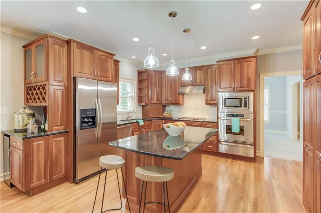 345 Fountain Oaks Lane, Sandy Springs, Georgia 30342, 3 Bedrooms Bedrooms, ,2 BathroomsBathrooms,Residential,Sold,345 Fountain Oaks Lane,6838784