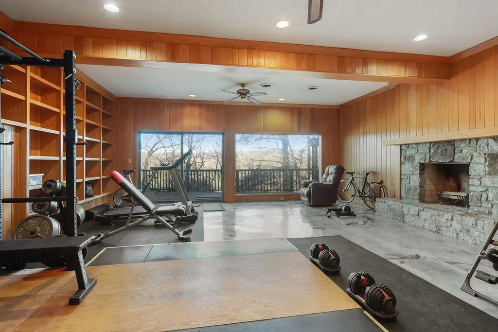 225 River North Drive, Sandy Springs, Georgia 30328, 5 Bedrooms Bedrooms, ,4 BathroomsBathrooms,Residential,Sold,225 River North Drive,6123919