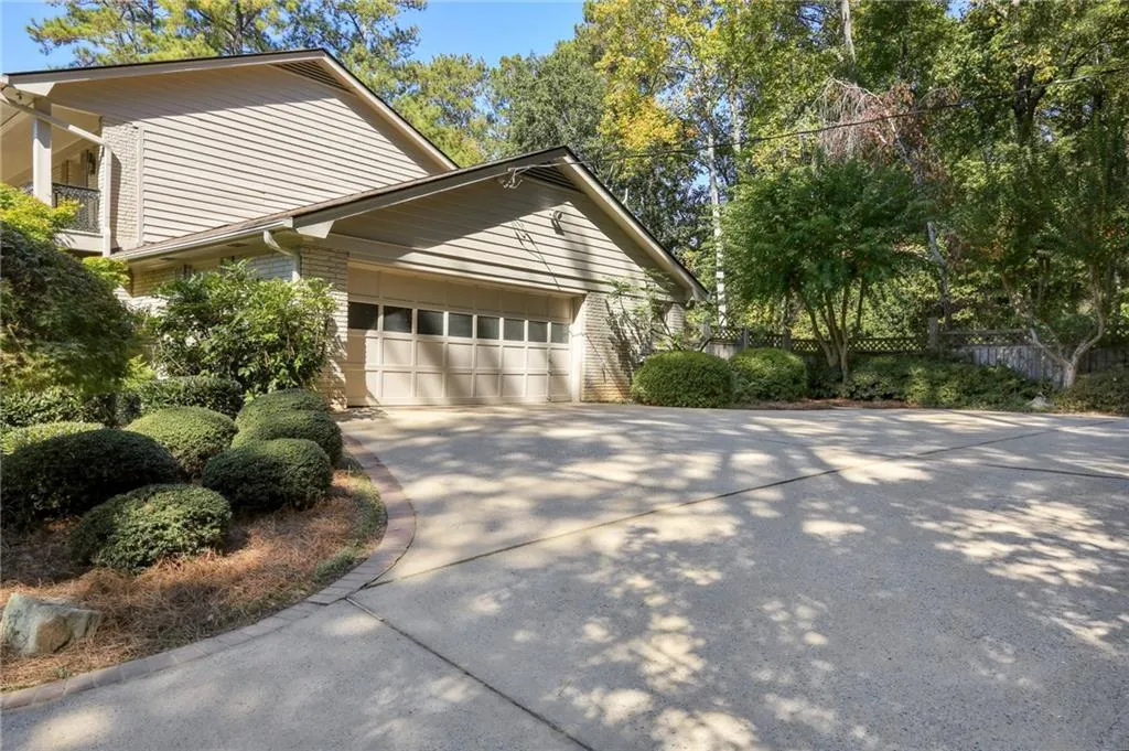 1910 Monticello Court, Sandy Springs, Georgia 30350, 4 Bedrooms Bedrooms, ,4 BathroomsBathrooms,Residential,Sold,1910 Monticello Court,7127329