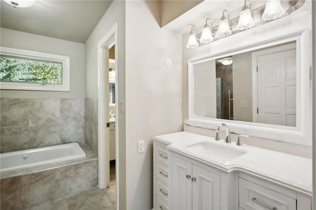 1910 Monticello Court, Sandy Springs, Georgia 30350, 4 Bedrooms Bedrooms, ,4 BathroomsBathrooms,Residential,Sold,1910 Monticello Court,7127329