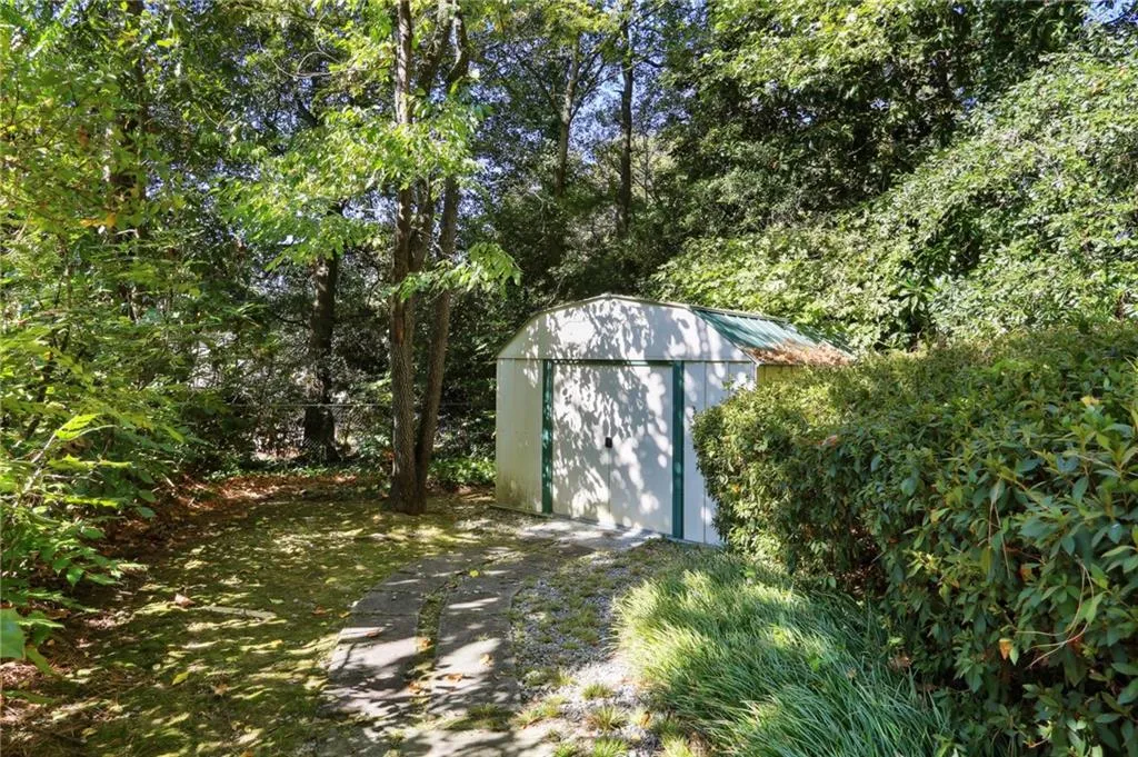 1910 Monticello Court, Sandy Springs, Georgia 30350, 4 Bedrooms Bedrooms, ,4 BathroomsBathrooms,Residential,Sold,1910 Monticello Court,7127329