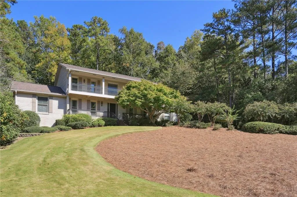 1910 Monticello Court, Sandy Springs, Georgia 30350, 4 Bedrooms Bedrooms, ,4 BathroomsBathrooms,Residential,Sold,1910 Monticello Court,7127329