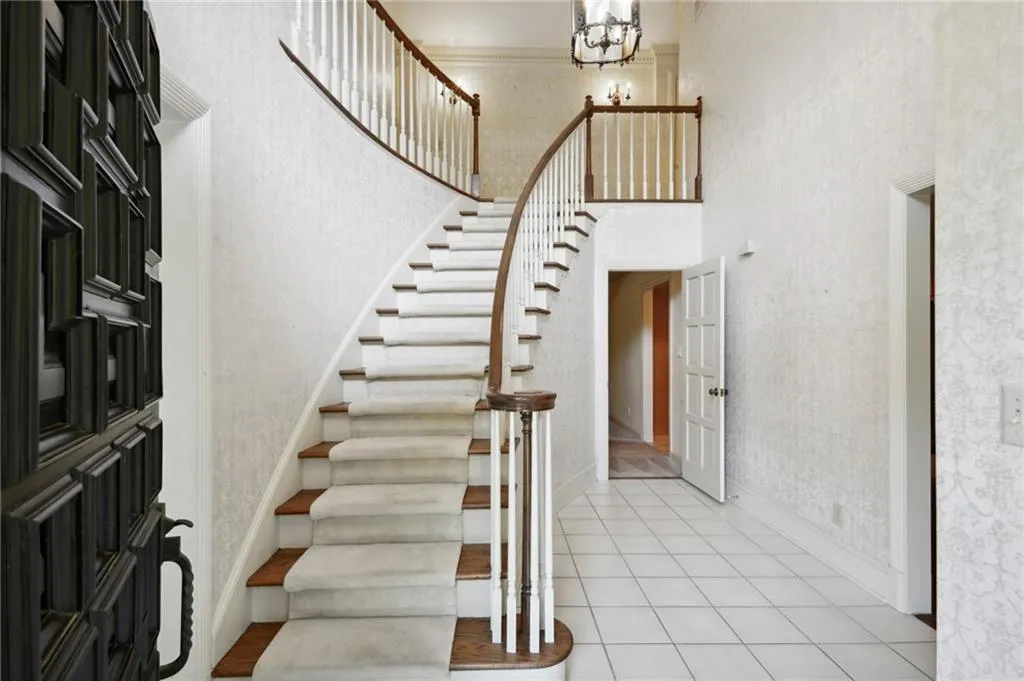 1910 Monticello Court, Sandy Springs, Georgia 30350, 4 Bedrooms Bedrooms, ,4 BathroomsBathrooms,Residential,Sold,1910 Monticello Court,7127329