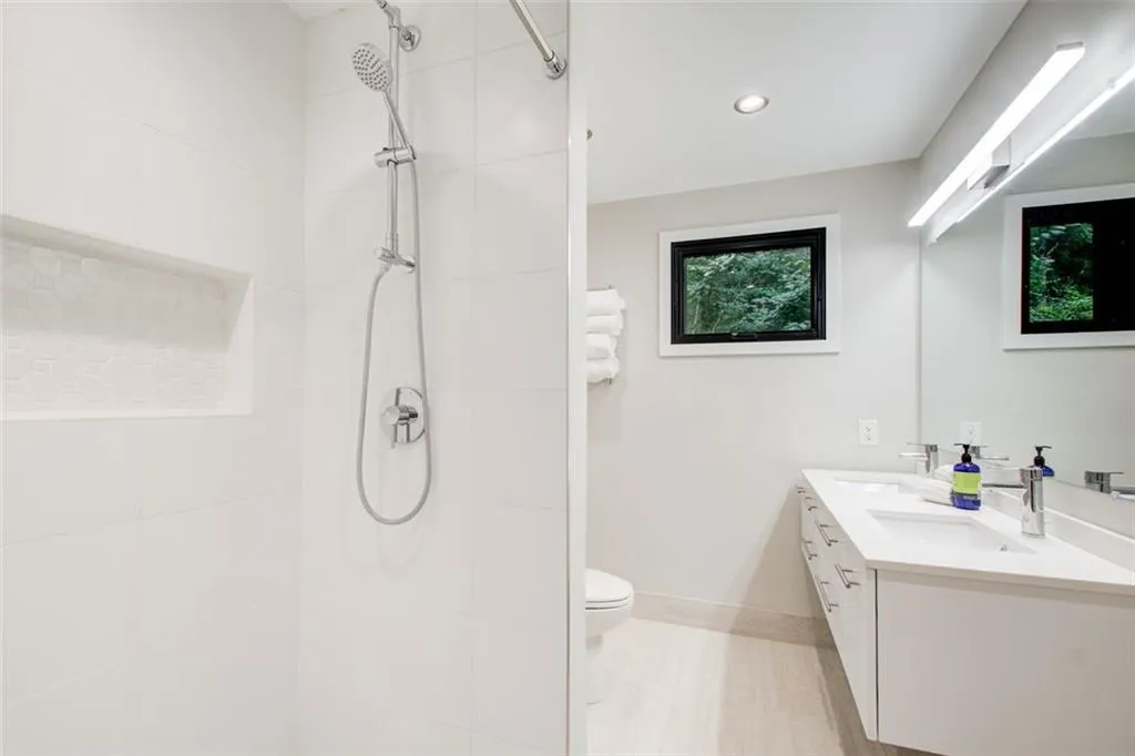 Beautiful renovated bathroom in the terrace level