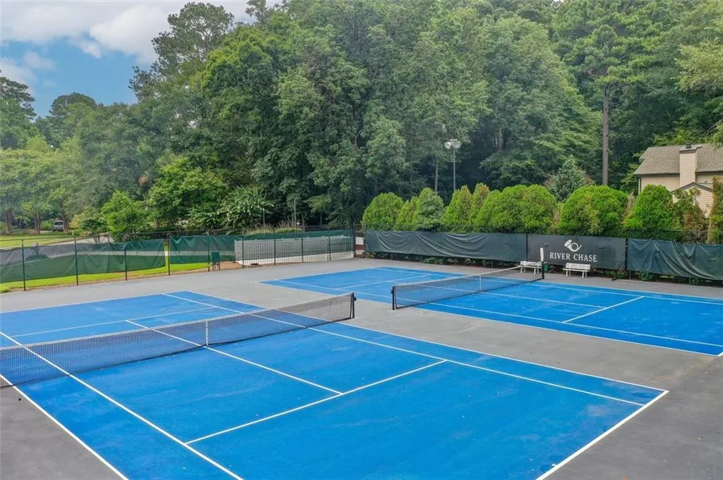 670 River Chase Point, Atlanta, Georgia 30328, 5 Bedrooms Bedrooms, ,4 BathroomsBathrooms,Residential,For Sale,670 River Chase Point,7637034