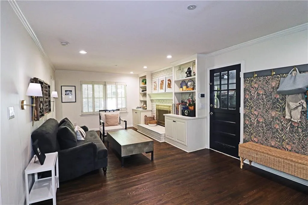 6695 River Springs Court, Atlanta, Georgia 30328, 4 Bedrooms Bedrooms, ,2 BathroomsBathrooms,Residential,Sold,6695 River Springs Court,7203772
