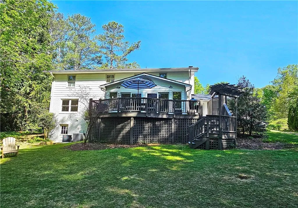 6695 River Springs Court, Atlanta, Georgia 30328, 4 Bedrooms Bedrooms, ,2 BathroomsBathrooms,Residential,Sold,6695 River Springs Court,7203772