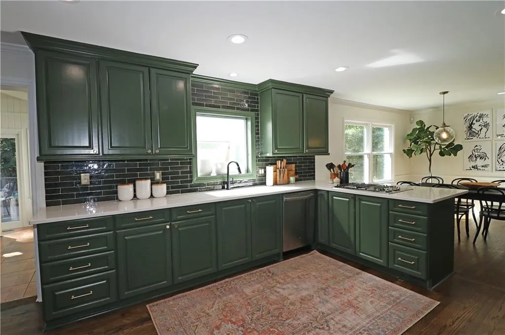 6695 River Springs Court, Atlanta, Georgia 30328, 4 Bedrooms Bedrooms, ,2 BathroomsBathrooms,Residential,Sold,6695 River Springs Court,7203772