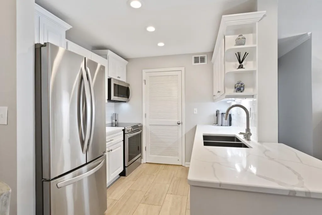 615 Granville Court, Sandy Springs, Georgia 30328, 2 Bedrooms Bedrooms, ,2 BathroomsBathrooms,Residential,Sold,615 Granville Court,6708759