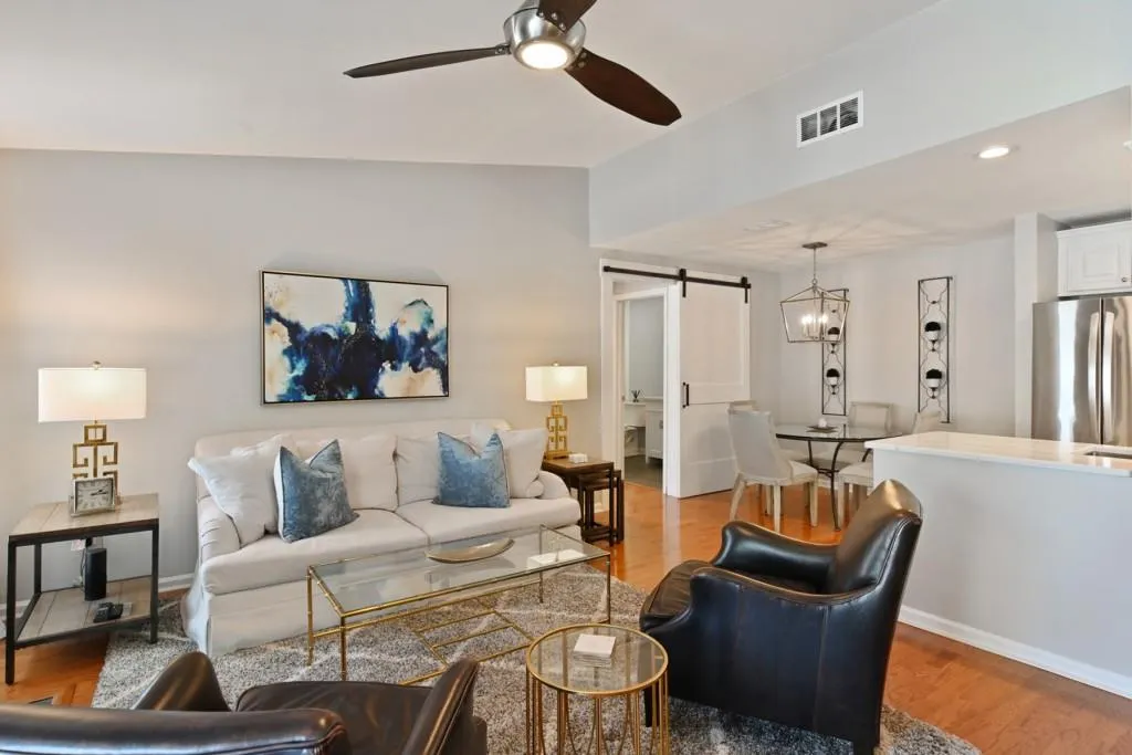 615 Granville Court, Sandy Springs, Georgia 30328, 2 Bedrooms Bedrooms, ,2 BathroomsBathrooms,Residential,Sold,615 Granville Court,6708759