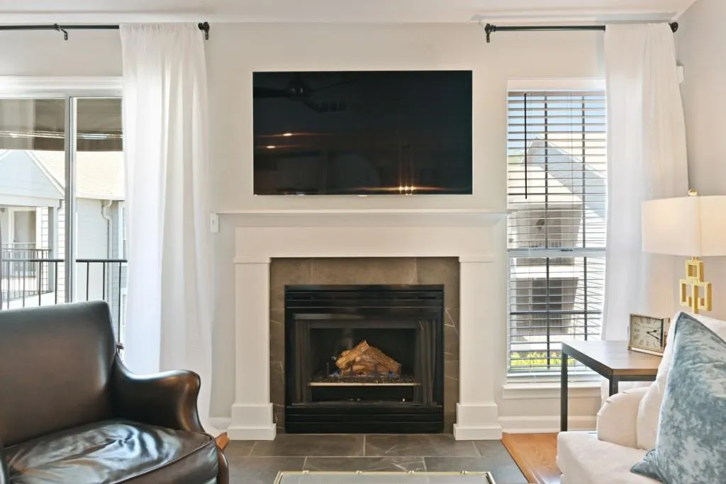 615 Granville Court, Sandy Springs, Georgia 30328, 2 Bedrooms Bedrooms, ,2 BathroomsBathrooms,Residential,Sold,615 Granville Court,6708759