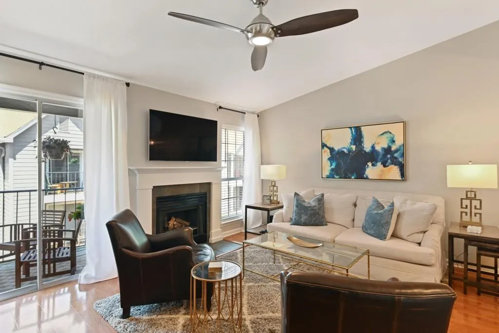 615 Granville Court, Sandy Springs, Georgia 30328, 2 Bedrooms Bedrooms, ,2 BathroomsBathrooms,Residential,Sold,615 Granville Court,6708759