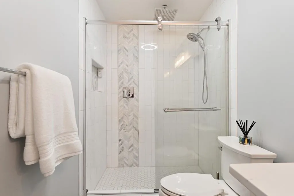 615 Granville Court, Sandy Springs, Georgia 30328, 2 Bedrooms Bedrooms, ,2 BathroomsBathrooms,Residential,Sold,615 Granville Court,6708759