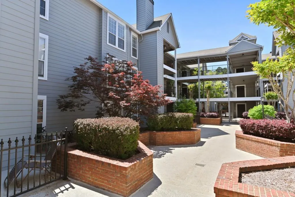 615 Granville Court, Sandy Springs, Georgia 30328, 2 Bedrooms Bedrooms, ,2 BathroomsBathrooms,Residential,Sold,615 Granville Court,6708759