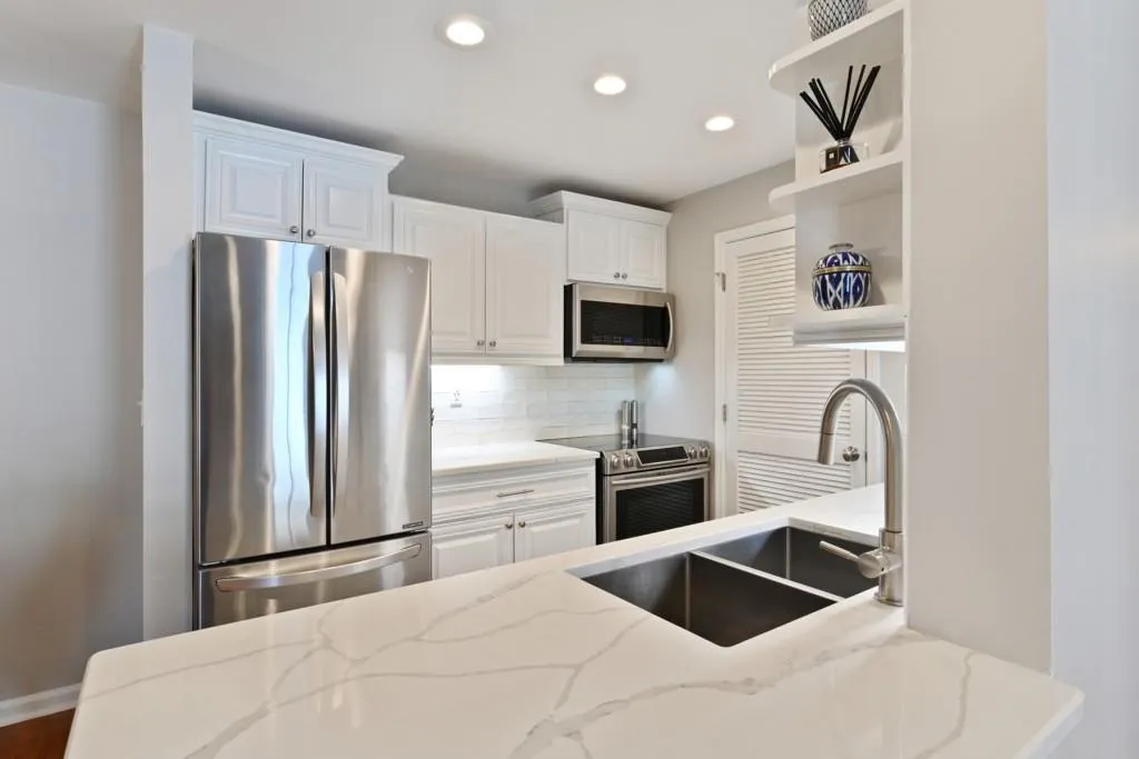 615 Granville Court, Sandy Springs, Georgia 30328, 2 Bedrooms Bedrooms, ,2 BathroomsBathrooms,Residential,Sold,615 Granville Court,6708759