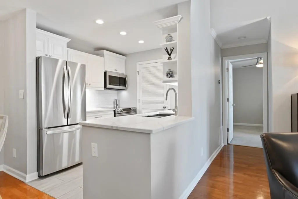 615 Granville Court, Sandy Springs, Georgia 30328, 2 Bedrooms Bedrooms, ,2 BathroomsBathrooms,Residential,Sold,615 Granville Court,6708759