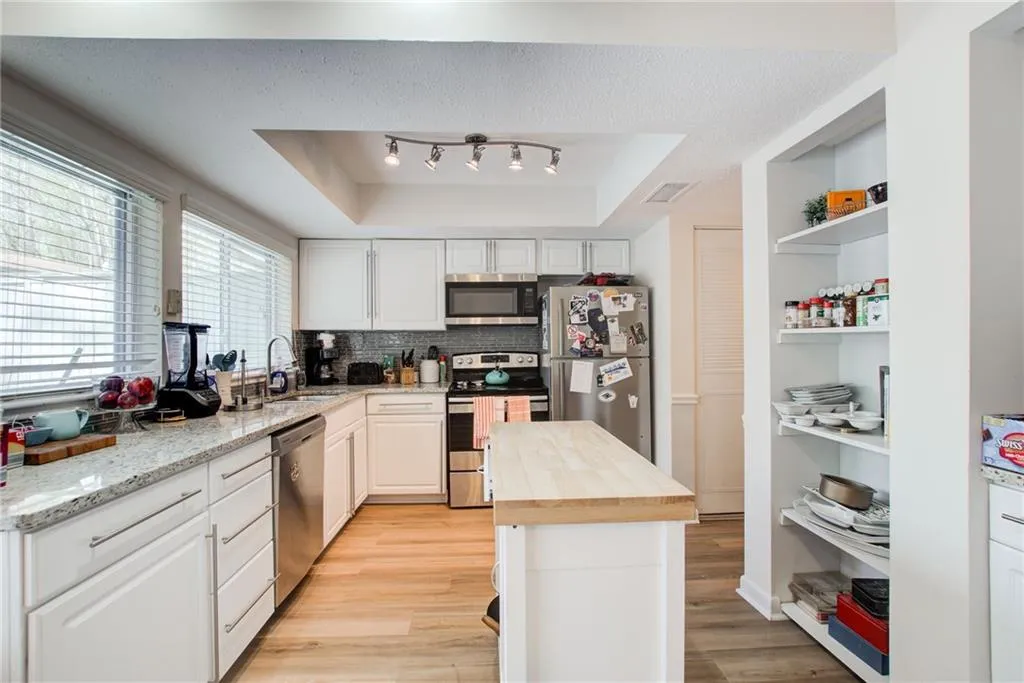 7114 Stonington Drive Ne, Sandy Springs, Georgia 30328, 3 Bedrooms Bedrooms, ,2 BathroomsBathrooms,Residential,Sold,7114 Stonington Drive Ne,7190935