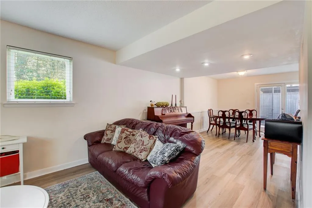 7114 Stonington Drive Ne, Sandy Springs, Georgia 30328, 3 Bedrooms Bedrooms, ,2 BathroomsBathrooms,Residential,Sold,7114 Stonington Drive Ne,7190935