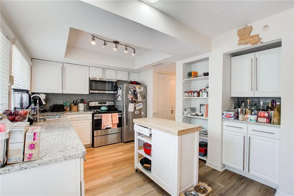 7114 Stonington Drive Ne, Sandy Springs, Georgia 30328, 3 Bedrooms Bedrooms, ,2 BathroomsBathrooms,Residential,Sold,7114 Stonington Drive Ne,7190935