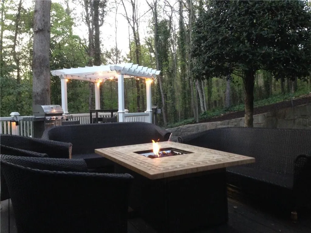 265 Grapevine Run, Atlanta, Georgia 30350, 5 Bedrooms Bedrooms, ,4 BathroomsBathrooms,Residential,Sold,265 Grapevine Run,5674153