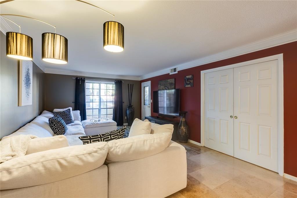 6851 Roswell Road Unit M13, Sandy Springs, Georgia 30328, 3 Bedrooms Bedrooms, ,2 BathroomsBathrooms,Residential,Sold,6851 Roswell Road Unit M13,7296383