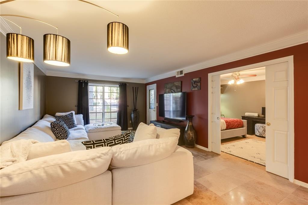 6851 Roswell Road Unit M13, Sandy Springs, Georgia 30328, 3 Bedrooms Bedrooms, ,2 BathroomsBathrooms,Residential,Sold,6851 Roswell Road Unit M13,7296383