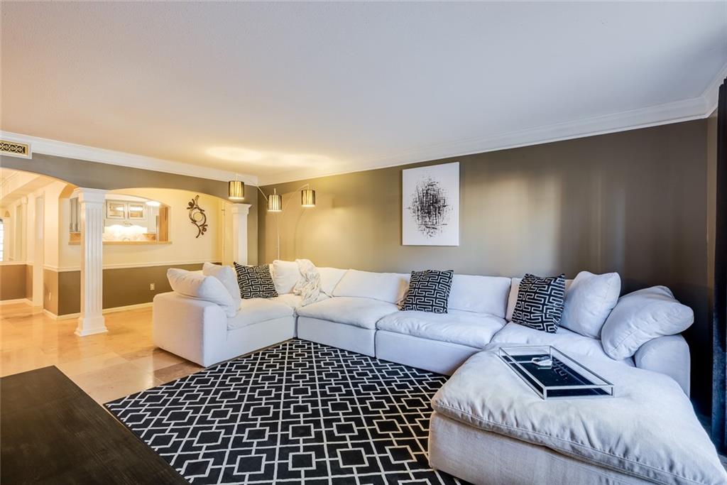 6851 Roswell Road Unit M13, Sandy Springs, Georgia 30328, 3 Bedrooms Bedrooms, ,2 BathroomsBathrooms,Residential,Sold,6851 Roswell Road Unit M13,7296383