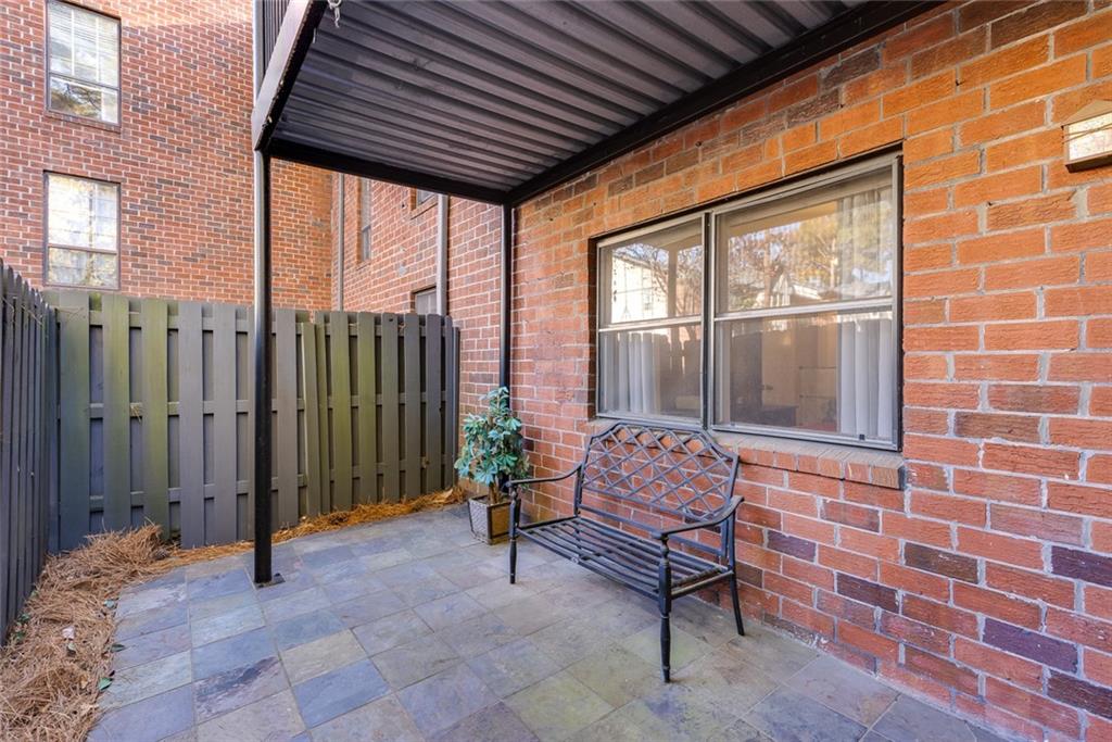 6851 Roswell Road Unit M13, Sandy Springs, Georgia 30328, 3 Bedrooms Bedrooms, ,2 BathroomsBathrooms,Residential,Sold,6851 Roswell Road Unit M13,7296383