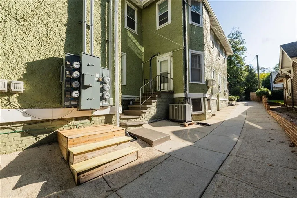 887 Myrtle Street Ne, Atlanta, Georgia 30309, ,Residential Income,For Sale,887 Myrtle Street Ne,7676367