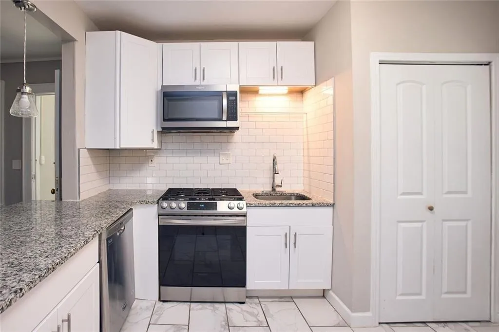 887 Myrtle Street Ne, Atlanta, Georgia 30309, ,Residential Income,For Sale,887 Myrtle Street Ne,7676367