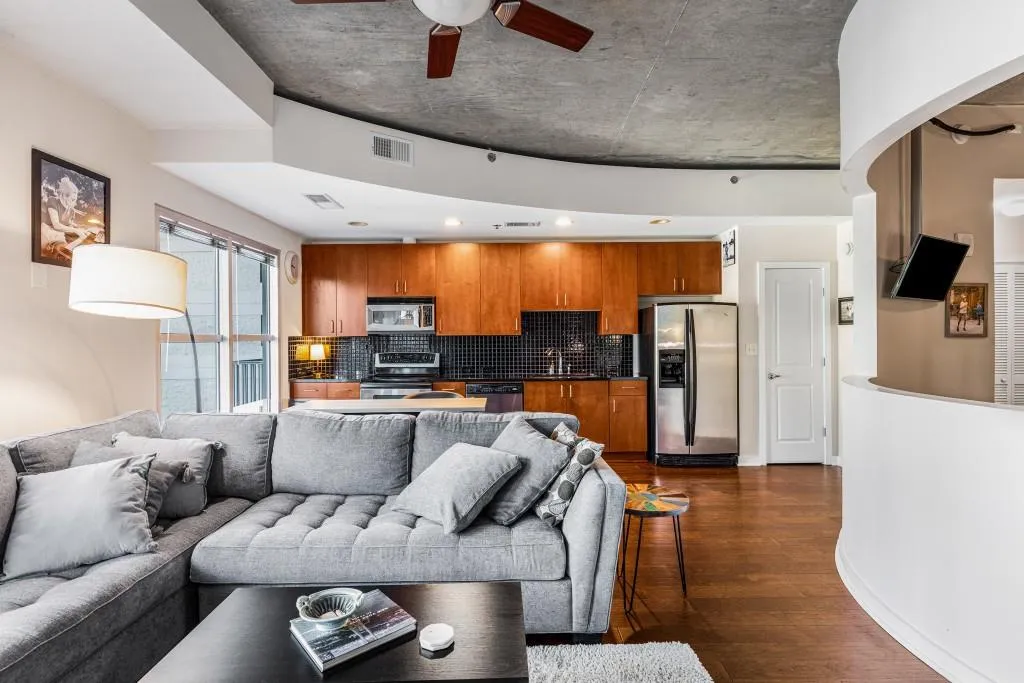 250 Pharr Road Ne Unit 504, Atlanta, Georgia 30305, 1 Bedroom Bedrooms, ,1 BathroomBathrooms,Residential,For Sale,250 Pharr Road Ne Unit 504,7644879