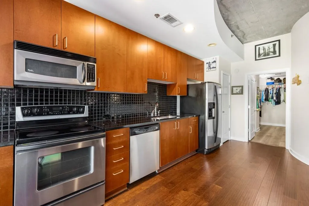 250 Pharr Road Ne Unit 504, Atlanta, Georgia 30305, 1 Bedroom Bedrooms, ,1 BathroomBathrooms,Residential,For Sale,250 Pharr Road Ne Unit 504,7644879