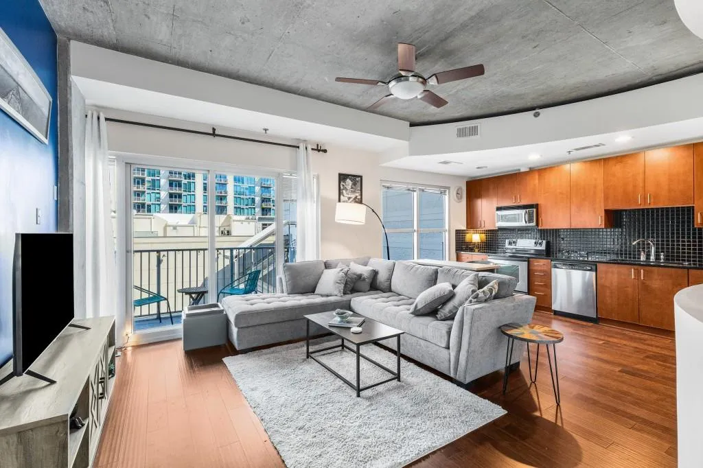 250 Pharr Road Ne Unit 504, Atlanta, Georgia 30305, 1 Bedroom Bedrooms, ,1 BathroomBathrooms,Residential,For Sale,250 Pharr Road Ne Unit 504,7644879