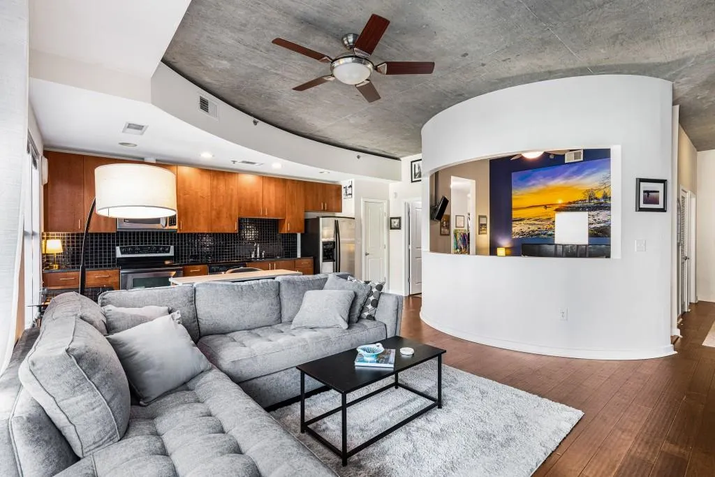 250 Pharr Road Ne Unit 504, Atlanta, Georgia 30305, 1 Bedroom Bedrooms, ,1 BathroomBathrooms,Residential,For Sale,250 Pharr Road Ne Unit 504,7644879