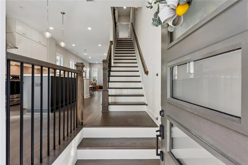 4219 Deming Circle, Sandy Springs, Georgia 30342, 2 Bedrooms Bedrooms, ,2 BathroomsBathrooms,Residential,For Sale,4219 Deming Circle,7652061