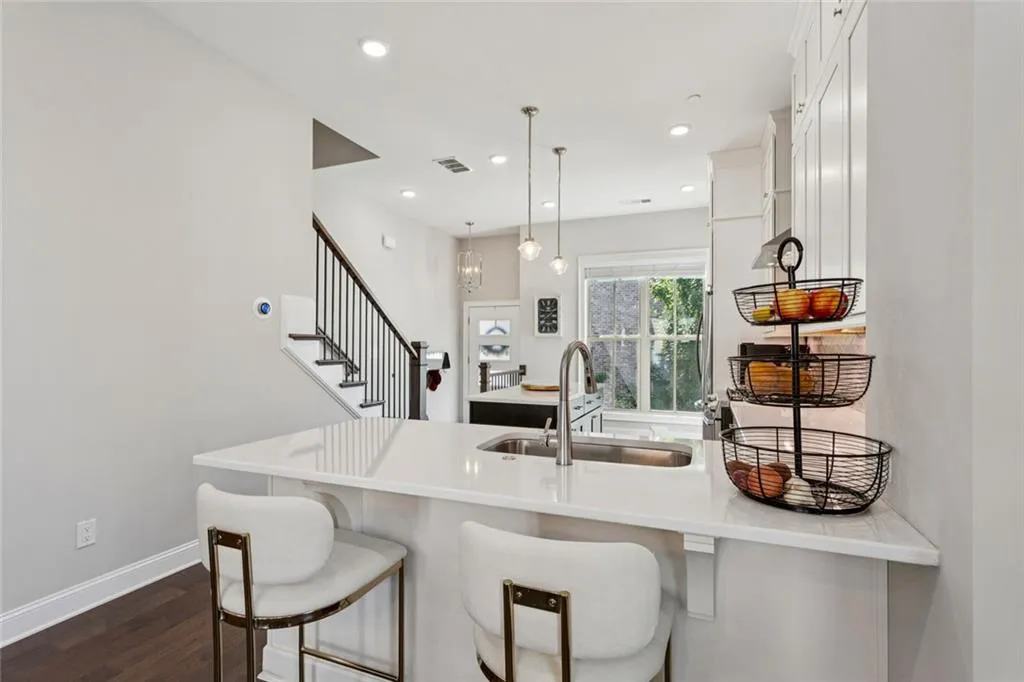 4219 Deming Circle, Sandy Springs, Georgia 30342, 2 Bedrooms Bedrooms, ,2 BathroomsBathrooms,Residential,For Sale,4219 Deming Circle,7652061