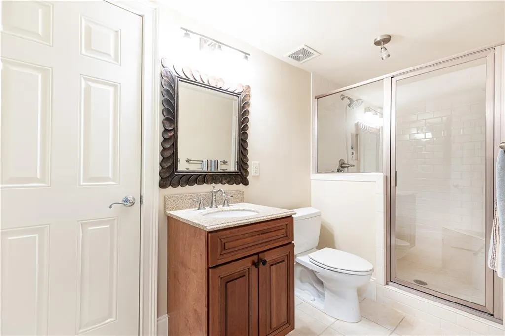 full bath (terrace)