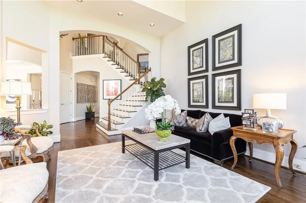 825 Glengate Place, Atlanta, Georgia 30328, 5 Bedrooms Bedrooms, ,6 BathroomsBathrooms,Residential,Sold,825 Glengate Place,7545182