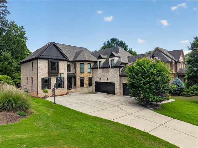 585 Settles Brook Court, Suwanee, Georgia 30024