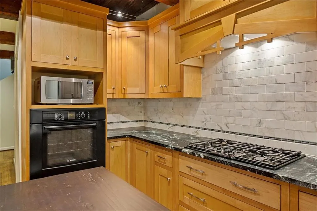 100 Mountain Creek Trace, Sandy Springs, Georgia 30328, 4 Bedrooms Bedrooms, ,3 BathroomsBathrooms,Residential,Sold,100 Mountain Creek Trace,6931774