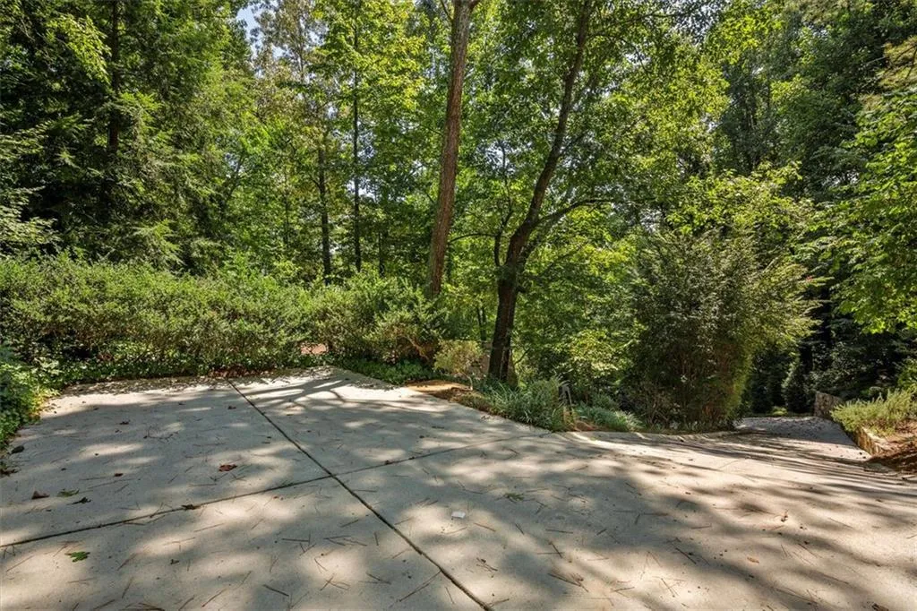 100 Mountain Creek Trace, Sandy Springs, Georgia 30328, 4 Bedrooms Bedrooms, ,3 BathroomsBathrooms,Residential,Sold,100 Mountain Creek Trace,6931774