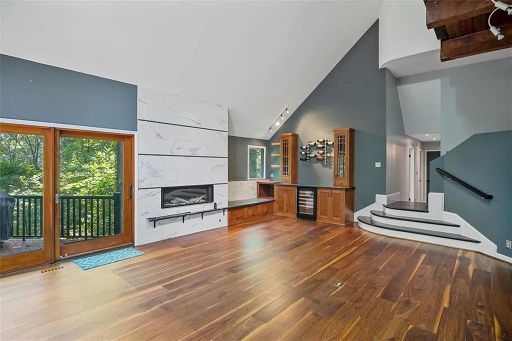 100 Mountain Creek Trace, Sandy Springs, Georgia 30328, 4 Bedrooms Bedrooms, ,3 BathroomsBathrooms,Residential,Sold,100 Mountain Creek Trace,6931774