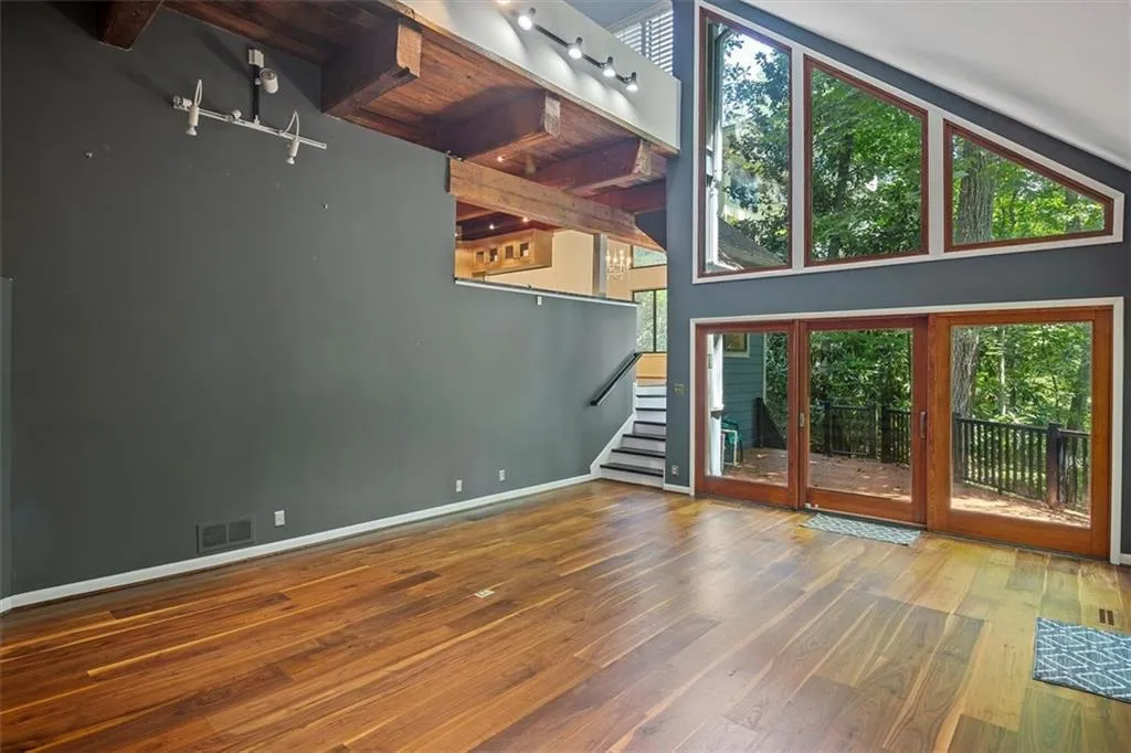 100 Mountain Creek Trace, Sandy Springs, Georgia 30328, 4 Bedrooms Bedrooms, ,3 BathroomsBathrooms,Residential,Sold,100 Mountain Creek Trace,6931774