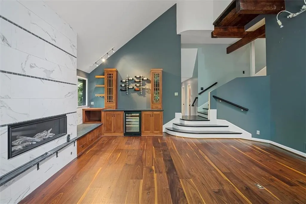 100 Mountain Creek Trace, Sandy Springs, Georgia 30328, 4 Bedrooms Bedrooms, ,3 BathroomsBathrooms,Residential,Sold,100 Mountain Creek Trace,6931774